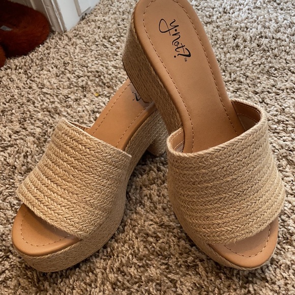 NWOT Rattan espadrilles - Picture 2 of 4